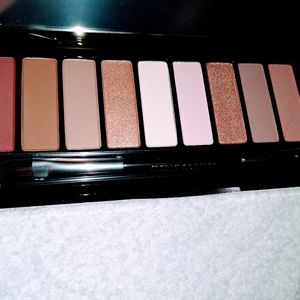 Merle Norman knockout nudes 2 eyeshadow palette